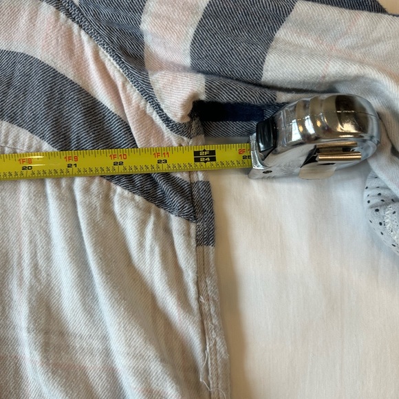 Large Plaid 3/4 sleeve Quarter button up oversized long sleeve - Picture 9 of 10